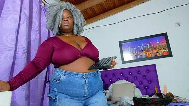 Snapshot of ebony_NeighborMoans chatting on July 2026 03:13:01 AM ebony NeighborMoans online show from July 2026 03:13:01 AM