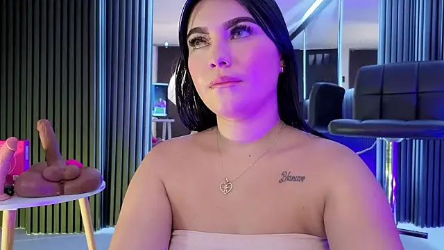 MiaaFarrel online show from February 2026 03:34:02 PM