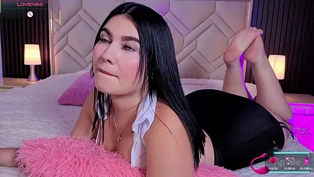 MiaaFarrel online show from February 2026 07:34:02 PM