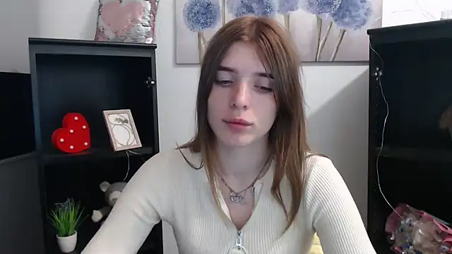 JuiceLips   online show from October 2025 04:00:01 PM