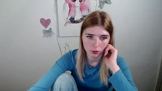 JuiceLips   online show from December 2025 03:21:01 PM