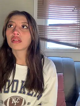 KloePink  online show from December 2025 12:03:02 PM