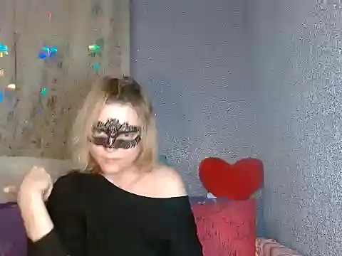 Miss Nona online show from November 2025 03:22:01 PM