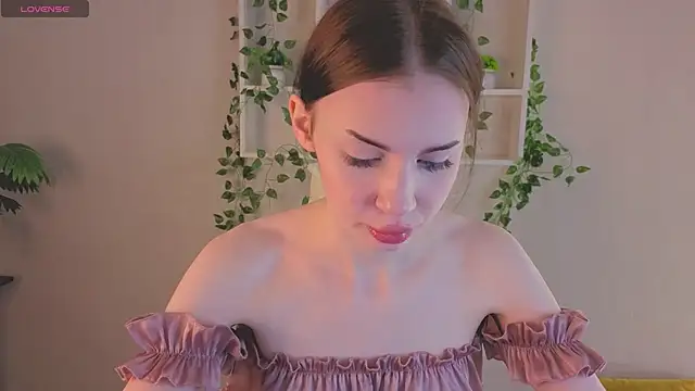 Snapshot of Jennie_Hunter chatting on December 2025 09:25:01 AM Jennie Hunter online show from December 2025 09:25:01 AM