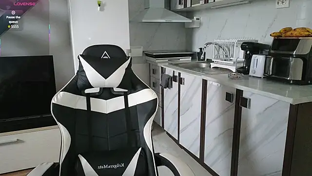 Snapshot of RyanStorm_ chatting on November 2025 11:33:02 AM RyanStorm online show from November 2025 11:33:02 AM