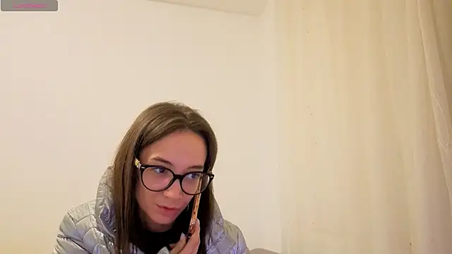 SkinnyMode online show from October 2025 04:39:01 PM