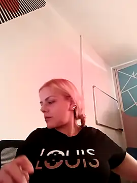 Snapshot of Alanna_Grays chatting on November 2025 04:19:02 PM Alanna Grays online show from November 2025 04:19:02 PM