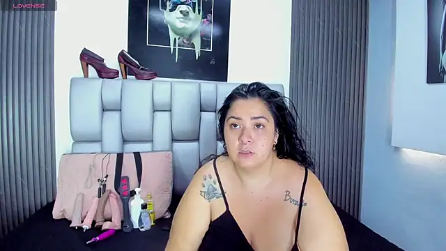 Bora Lajuana online show from April 2026 07:47:01 PM