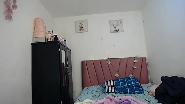 Liahdiaz  online show from July 2026 01:14:01 PM