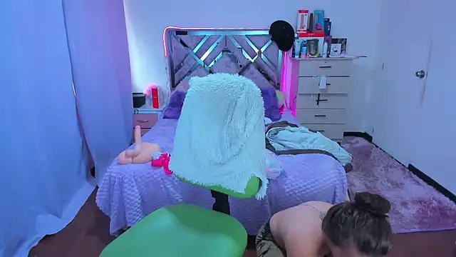 Luna Analya online show from November 2025 05:36:02 PM