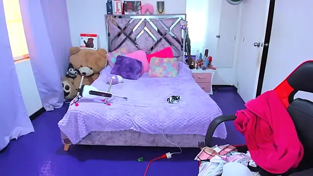 Luna Analya online show from April 2026 01:05:02 PM