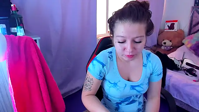 Luna Analya online show from April 2026 01:37:01 PM