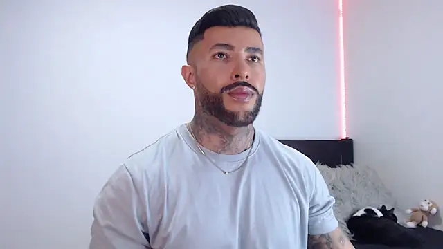 andrea de lucaa online show from October 2025 03:12:02 AM