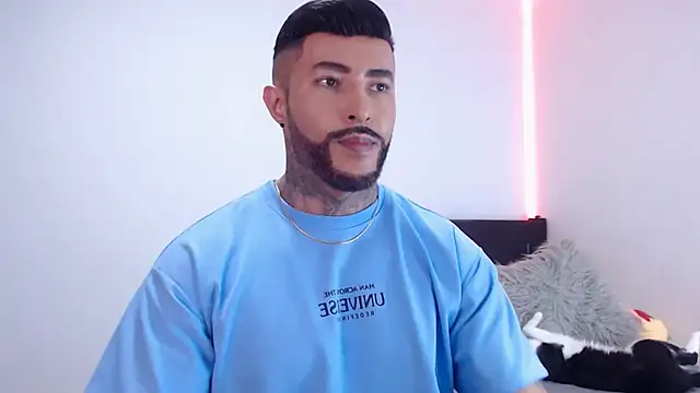 andrea de lucaa online show from October 2025 04:05:02 AM