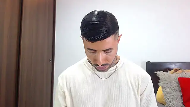 andrea de lucaa online show from February 2026 03:25:01 AM