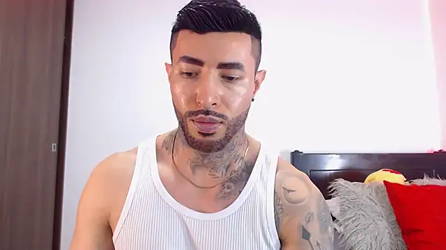 andrea de lucaa online show from March 2026 02:47:01 AM