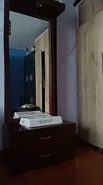 lindasyt online show from November 2025 01:43:01 PM