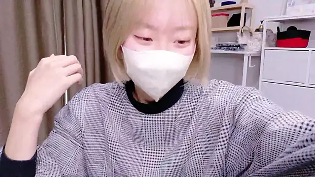 Nana  ch online show from February 2026 03:48:01 AM