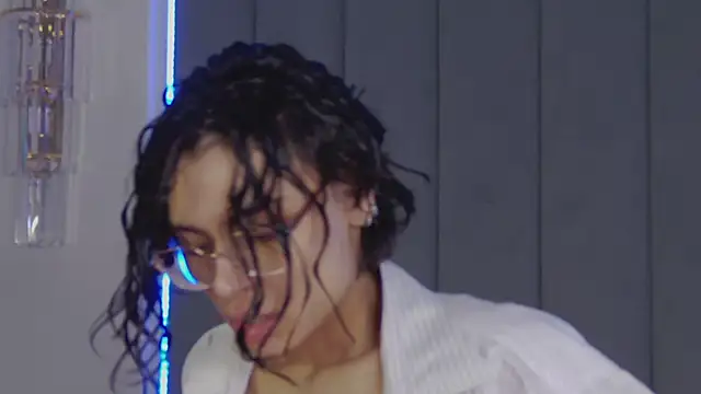 VioletAsh online show from March 2026 04:38:02 AM