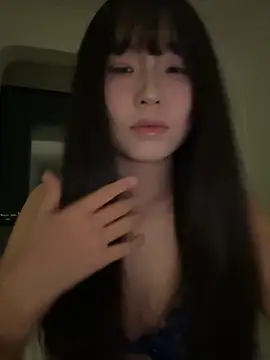 Snapshot of 77momomo chatting on May 2026 04:12:01 PM 77momomo online show from May 2026 04:12:01 PM