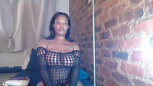 SweetPortableAmber online show from September 2025 10:12:01 PM