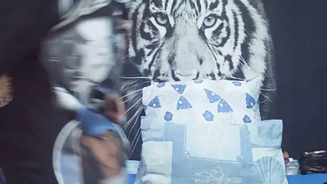 SweetPortableAmber online show from April 2026 10:52:02 AM