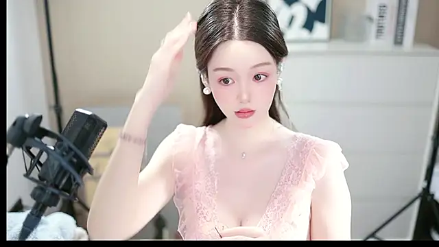 Snapshot of abbyli12 chatting on November 2025 04:07:02 PM abbyli12 online show from November 2025 04:07:02 PM