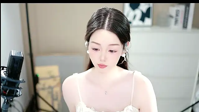 Snapshot of abbyli12 chatting on December 2025 03:30:02 PM abbyli12 online show from December 2025 03:30:02 PM