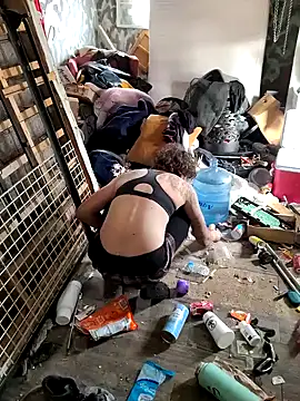 bearded cross online show from November 2025 08:41:02 PM