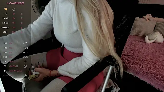 Kira Key online show from December 2025 01:34:02 AM