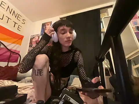 Snapshot of Styxlust chatting on April 2026 07:33:01 PM Styxlust online show from April 2026 07:33:01 PM