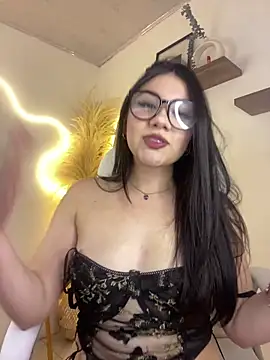 Snapshot of Zoe_Serrat chatting on November 2025 12:37:02 PM Zoe Serrat online show from November 2025 12:37:02 PM