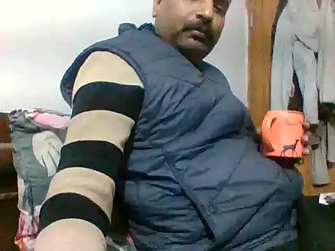 vardh033 online show from January 2026 06:32:02 PM