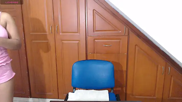 Snapshot of veronica_em1 chatting on November 2025 03:22:01 PM veronica em1 online show from November 2025 03:22:01 PM