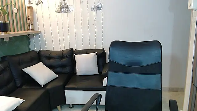 Snapshot of veronica_em1 chatting on November 2025 03:24:02 PM veronica em1 online show from November 2025 03:24:02 PM