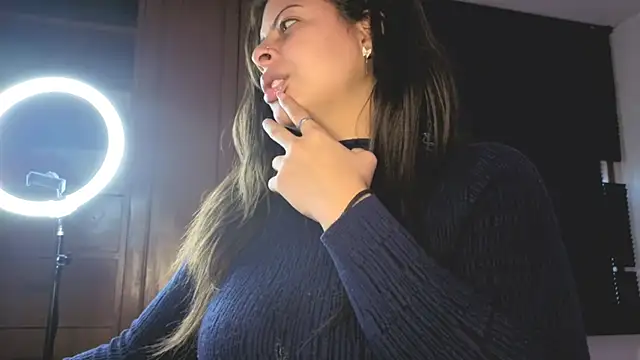 Snapshot of MiaCollinssx chatting on March 2026 01:28:01 PM MiaCollinssx online show from March 2026 01:28:01 PM