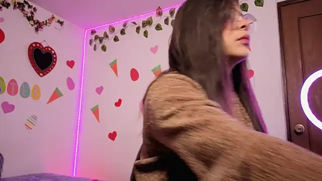 Snapshot of MiaCollinssx chatting on April 2026 01:38:01 PM MiaCollinssx online show from April 2026 01:38:01 PM