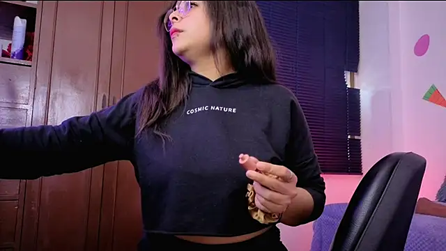 Snapshot of MiaCollinssx chatting on April 2026 03:39:02 PM MiaCollinssx online show from April 2026 03:39:02 PM