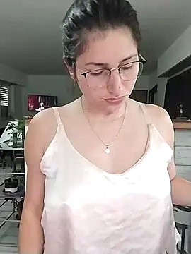 Snapshot of LolatuMiel chatting on January 2026 11:59:02 AM LolatuMiel online show from January 2026 11:59:02 AM