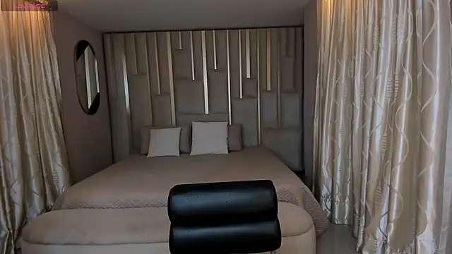 Snapshot of LeahNovac chatting on October 2025 11:20:02 AM LeahNovac online show from October 2025 11:20:02 AM