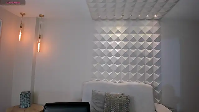 Snapshot of TiffannySins chatting on March 2026 03:23:01 AM TiffannySins online show from March 2026 03:23:01 AM