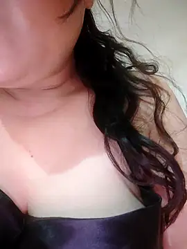 Julyy08 online show from April 2026 02:57:01 PM