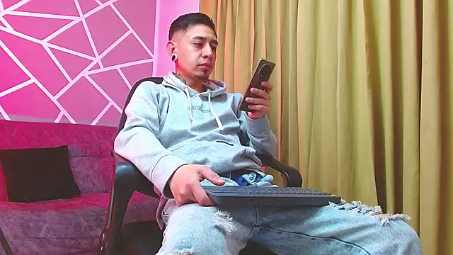 abnerdam01 online show from September 2025 03:50:02 AM