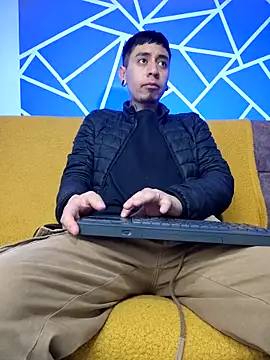 abnerdam01 online show from September 2025 03:42:02 AM