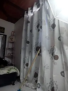 abnerdam01 online show from October 2025 04:18:01 PM