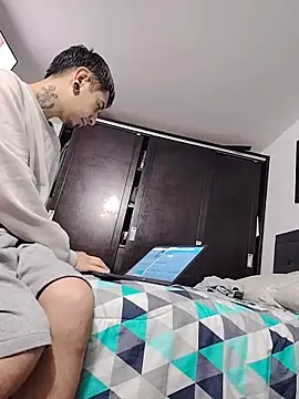 abnerdam01 online show from December 2025 03:06:01 PM