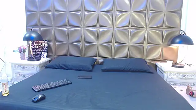 MeganLarsson online show from October 2025 11:56:02 AM