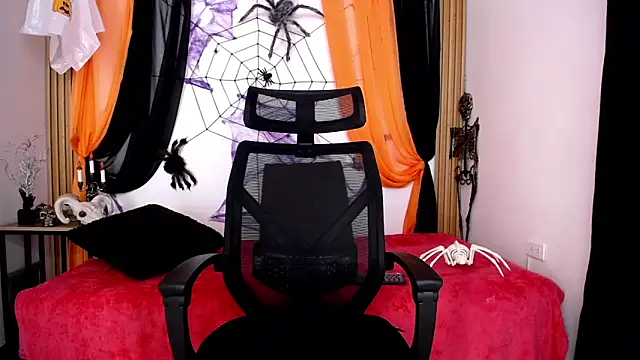 Snapshot of KENDALL_ART chatting on October 2025 08:09:02 PM KENDALL ART online show from October 2025 08:09:02 PM