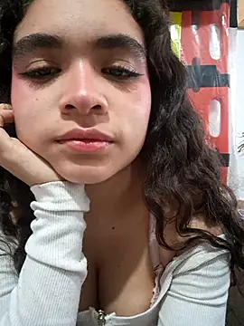 Snapshot of KENDALL_ART chatting on November 2025 09:40:01 PM KENDALL ART online show from November 2025 09:40:01 PM