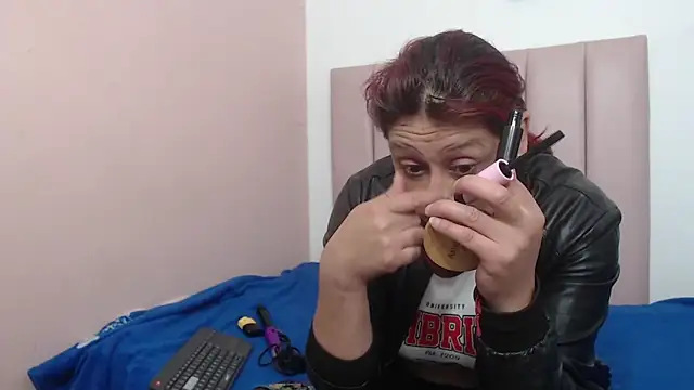 Snapshot of Chloe_Wiild chatting on October 2025 03:41:02 AM Chloe Wiild online show from October 2025 03:41:02 AM